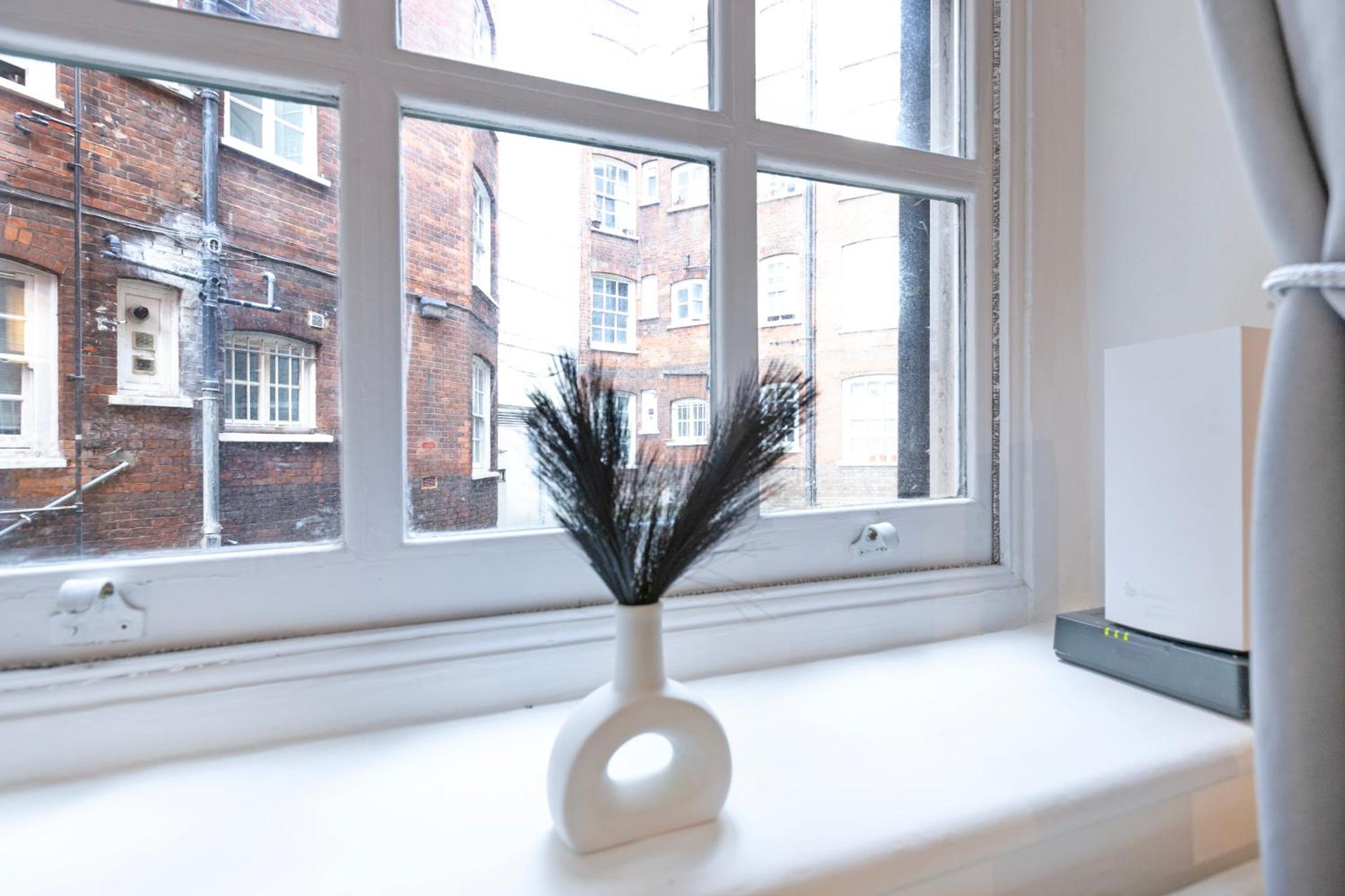 Beautiful One Bedroom Flat In Scott Ellis Gardens Londres Exterior foto