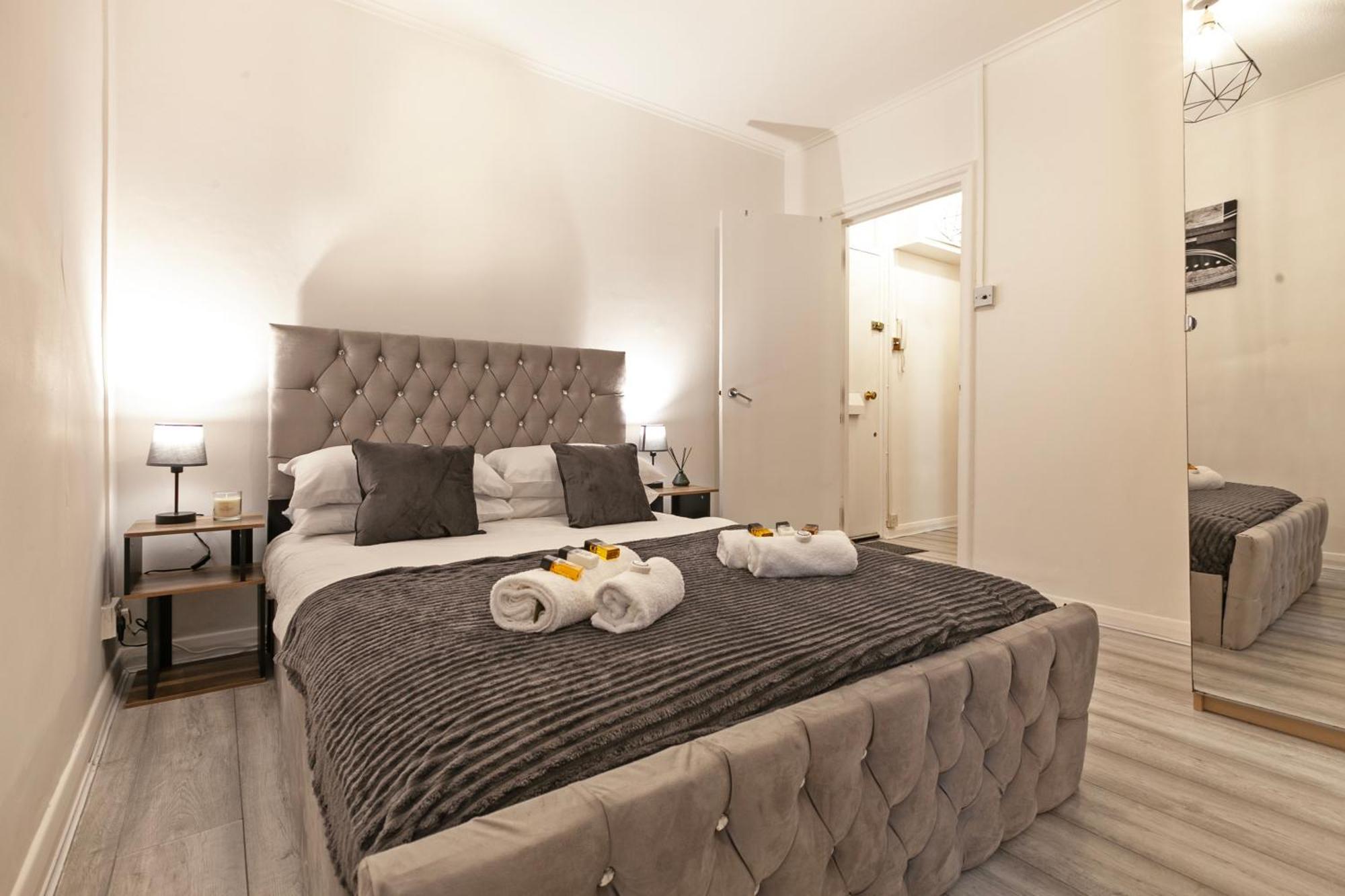 Beautiful One Bedroom Flat In Scott Ellis Gardens Londres Exterior foto